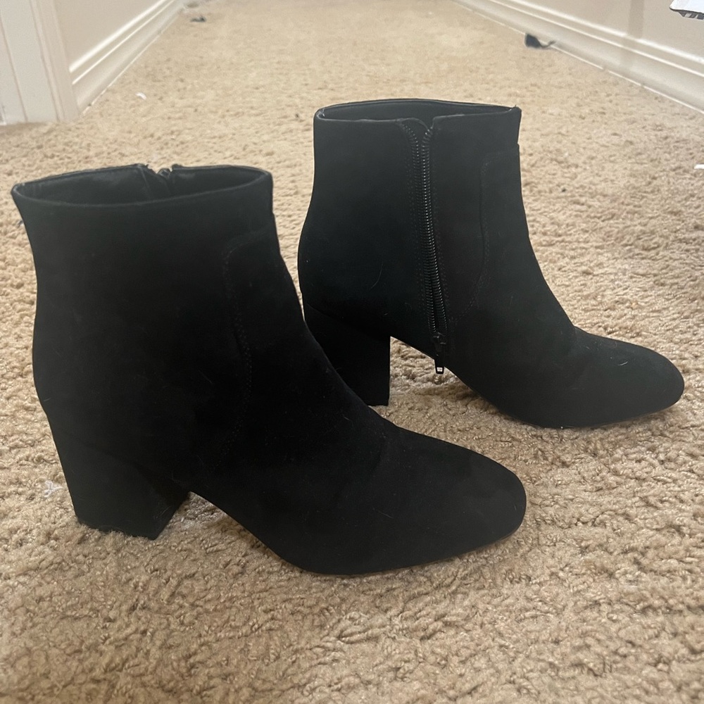 Womens size 8 Loft black booties